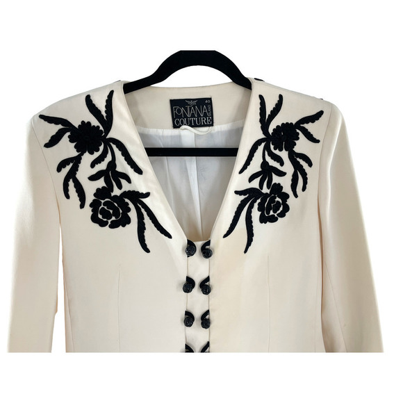 BEAUTIFUL VINTAGE FONTANA COUTURE OFF WHITE BLAZER WITH BLACK EMBROIDEREY - Picture 2 of 5